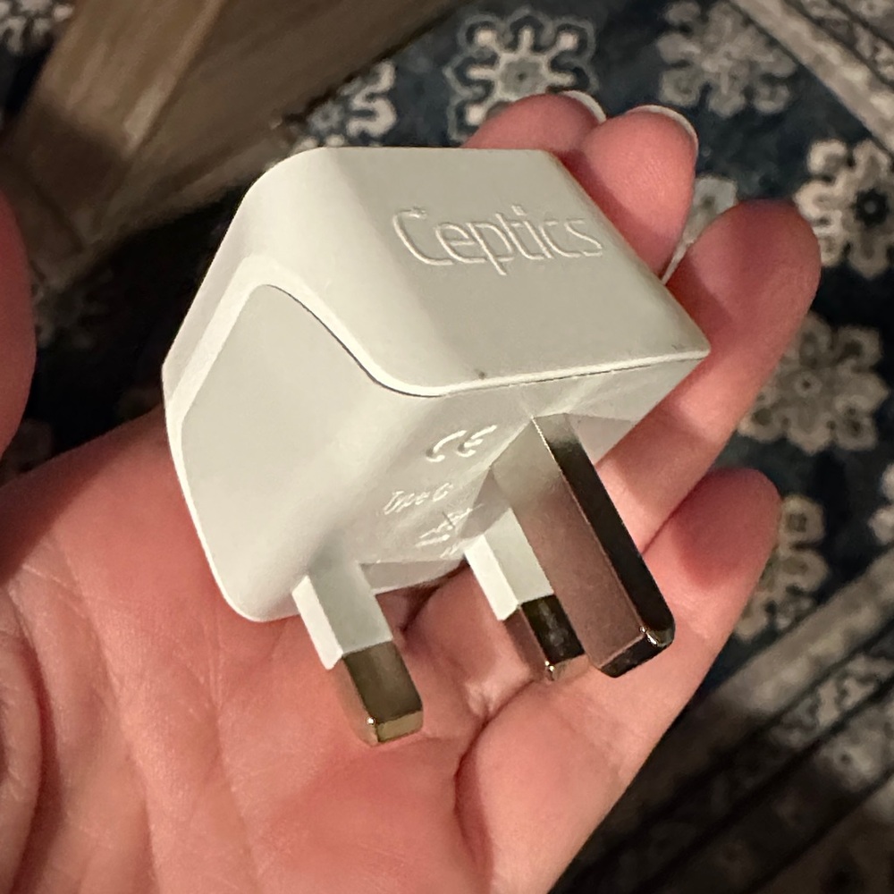 White Plug Adapter - Picture 1 of 4